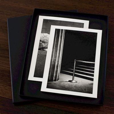 What Is a Gelatin Silver Print: Exploring the Art of Photographic Prints